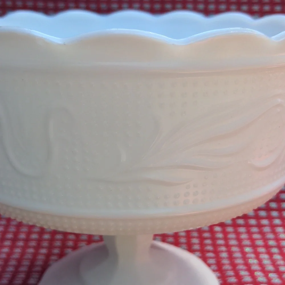 VINTAGE MCM E.O. BRODY CO M6000 WHITE MILK GLASS COMPOTE PEDESTAL CANDY …